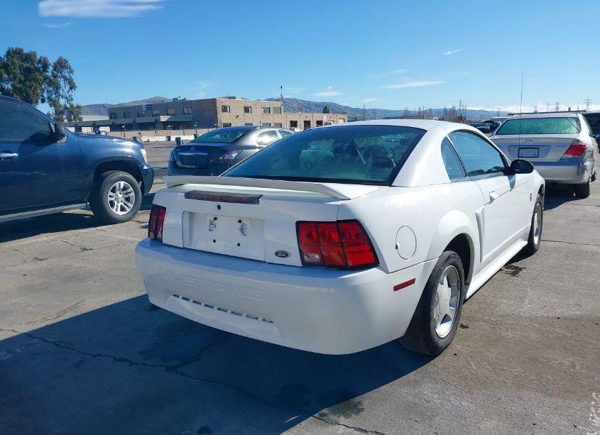 Photo 4 of 2000 Ford Mustang (VIN 1FAFP4048YF160853)