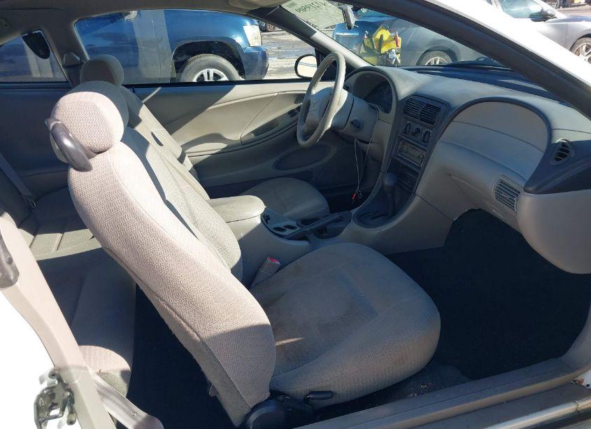 Photo 5 of 2000 Ford Mustang (VIN 1FAFP4048YF160853)