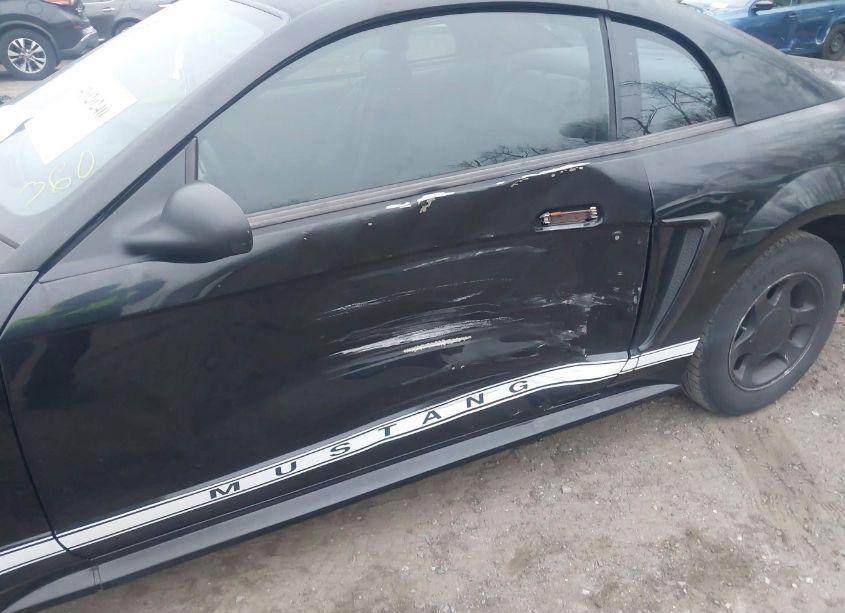 Photo 6 of 2001 Ford Mustang N/A (VIN 1FAFP40491F108928)