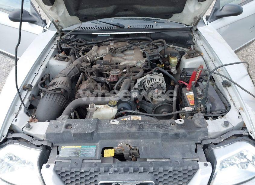 Photo 10 of 2002 Ford Mustang (VIN 1FAFP40492F154096)