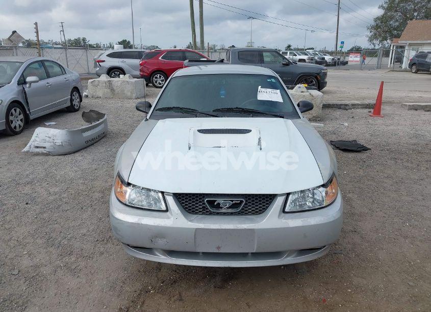 Photo 12 of 2002 Ford Mustang (VIN 1FAFP40492F154096)