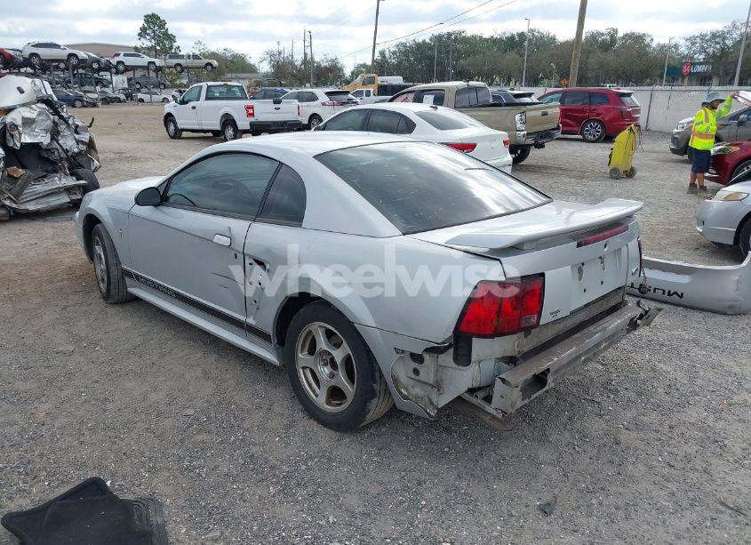 Photo 3 of 2002 Ford Mustang (VIN 1FAFP40492F154096)