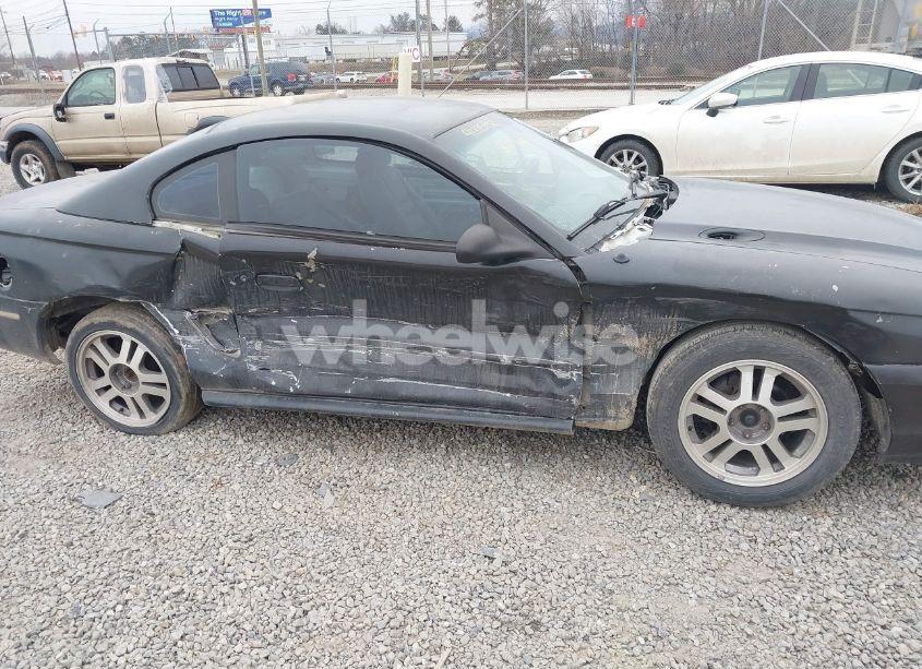 Photo 6 of 1998 Ford Mustang (VIN 1FAFP4049WF105101)