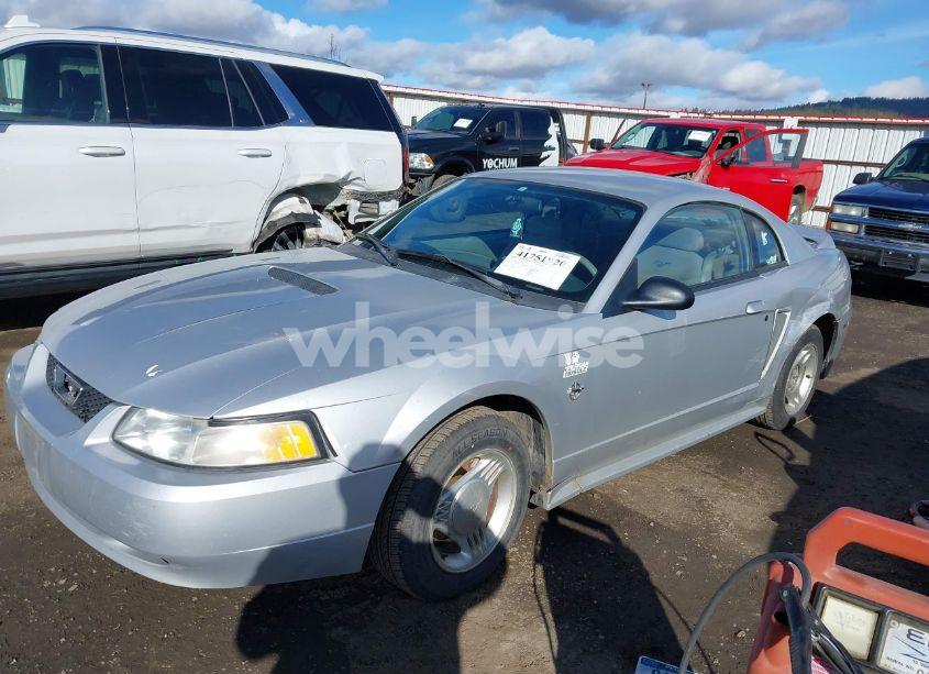 Photo 2 of 1999 Ford Mustang (VIN 1FAFP4049XF132042)