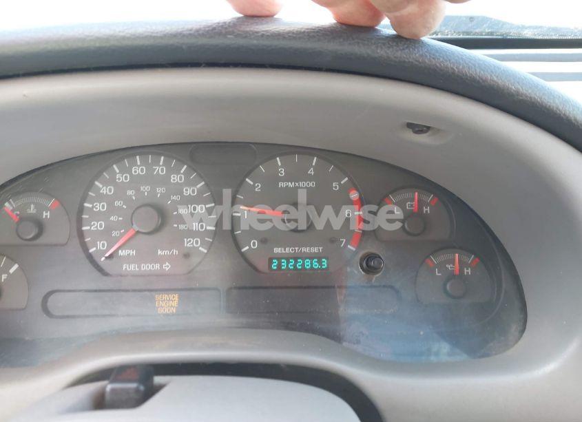 Photo 7 of 1999 Ford Mustang (VIN 1FAFP4049XF132042)