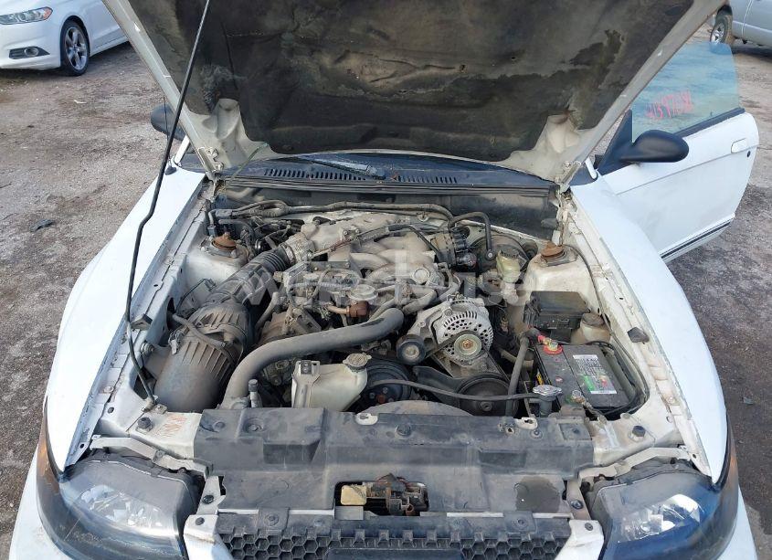 Photo 10 of 2000 Ford Mustang (VIN 1FAFP4049YF157850)