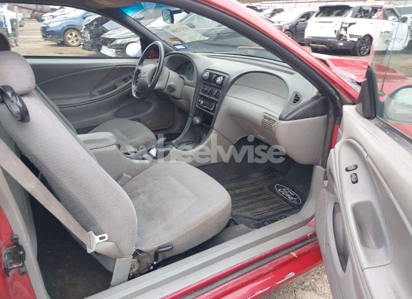 Photo 5 of 2000 Ford Mustang (VIN 1FAFP4049YF174888)