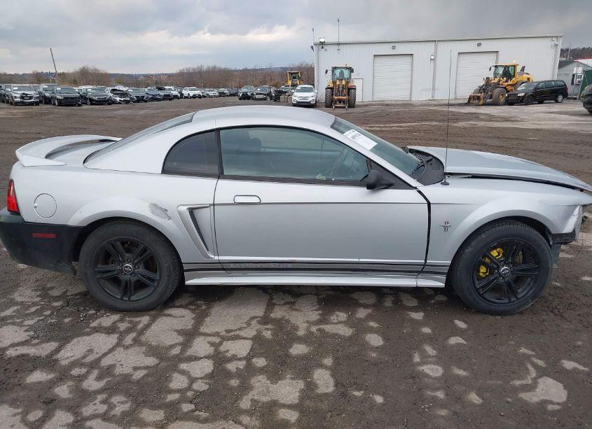 Photo 14 of 2000 Ford Mustang (VIN 1FAFP4049YF203631)