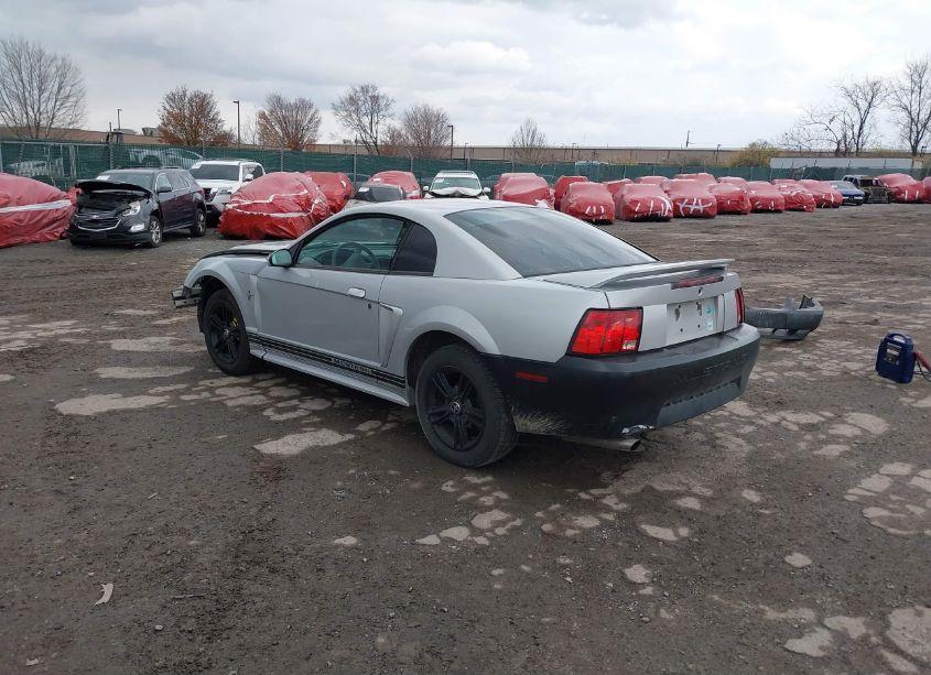 Photo 3 of 2000 Ford Mustang (VIN 1FAFP4049YF203631)