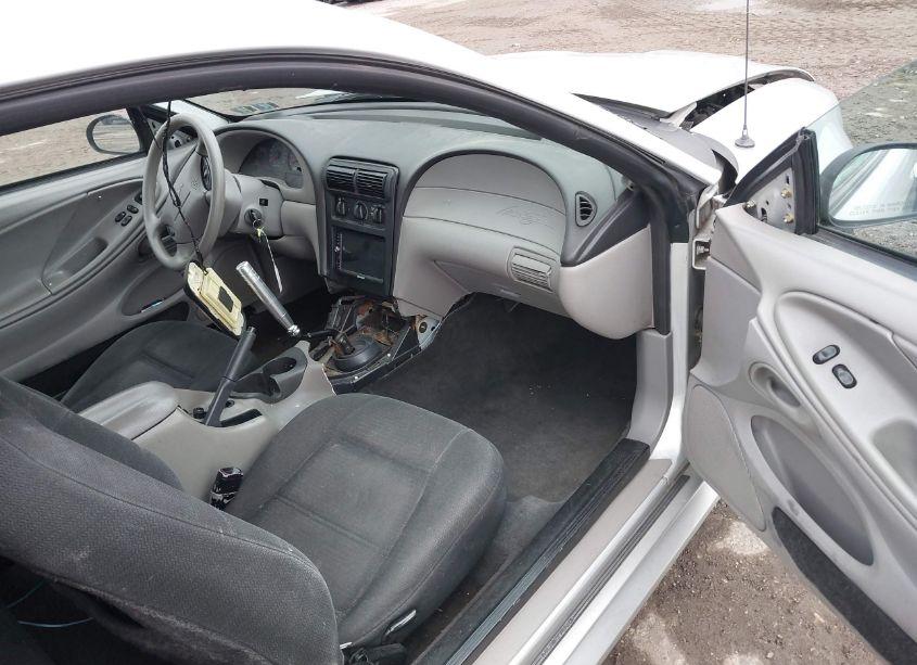 Photo 5 of 2000 Ford Mustang (VIN 1FAFP4049YF203631)