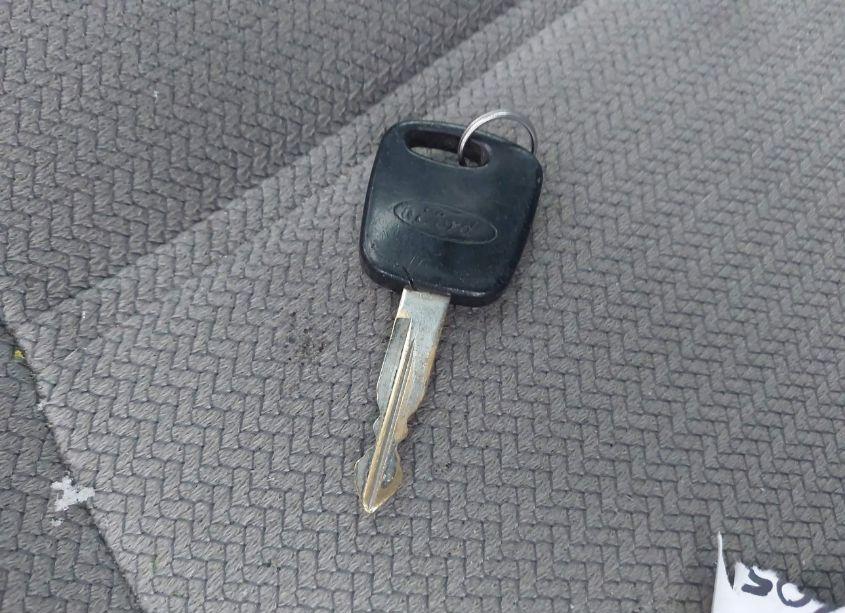 Photo 11 of 2000 Ford Mustang (VIN 1FAFP4049YF224592)