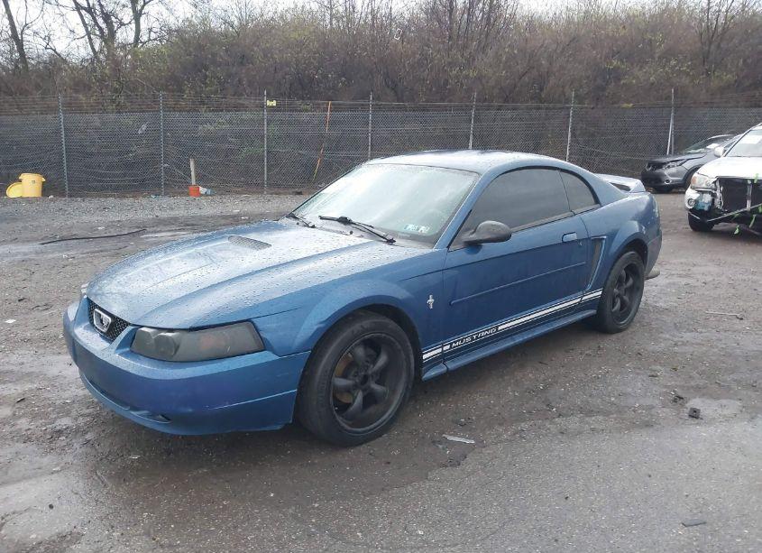 Photo 2 of 2000 Ford Mustang (VIN 1FAFP4049YF224592)