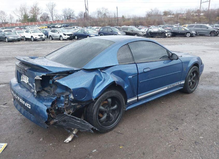 Photo 4 of 2000 Ford Mustang (VIN 1FAFP4049YF224592)