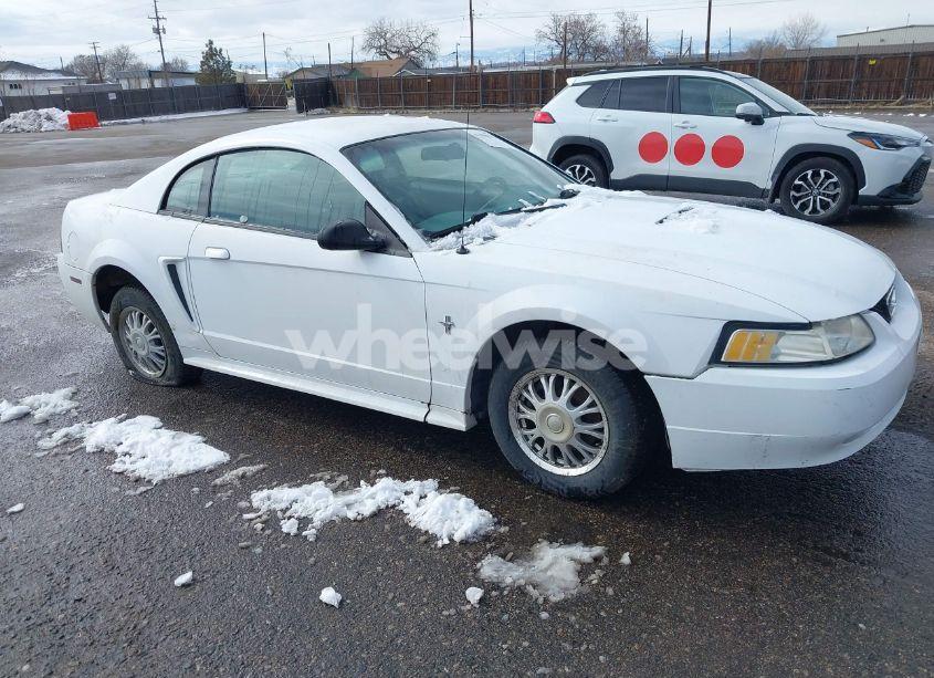 2000 Ford Mustang (VIN 1FAFP4049YF296568) main photo