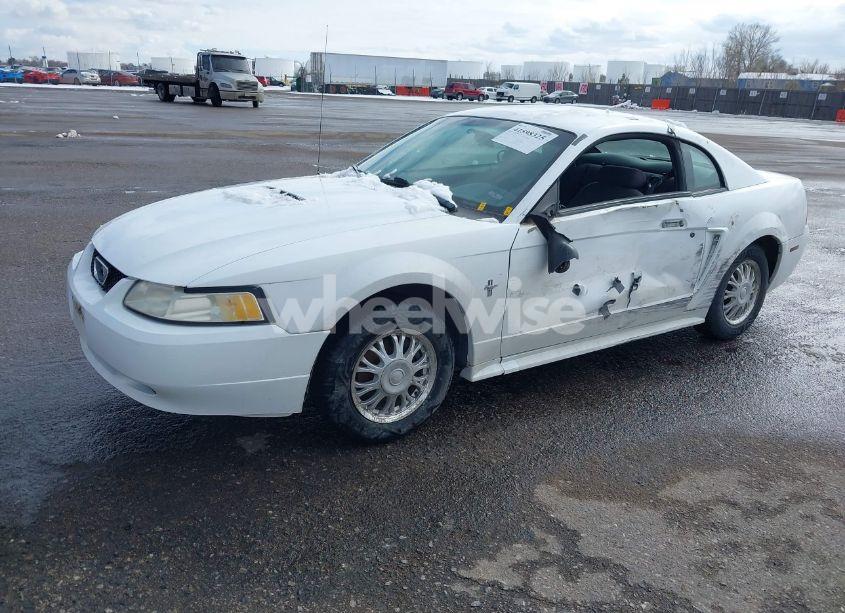 Photo 2 of 2000 Ford Mustang (VIN 1FAFP4049YF296568)