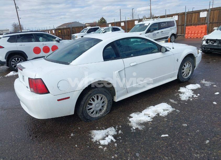 Photo 4 of 2000 Ford Mustang (VIN 1FAFP4049YF296568)