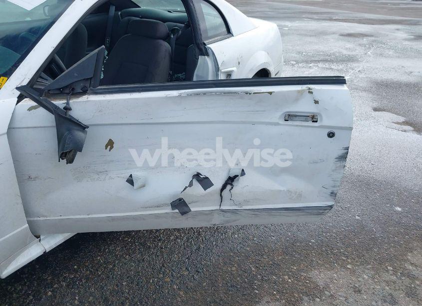 Photo 6 of 2000 Ford Mustang (VIN 1FAFP4049YF296568)