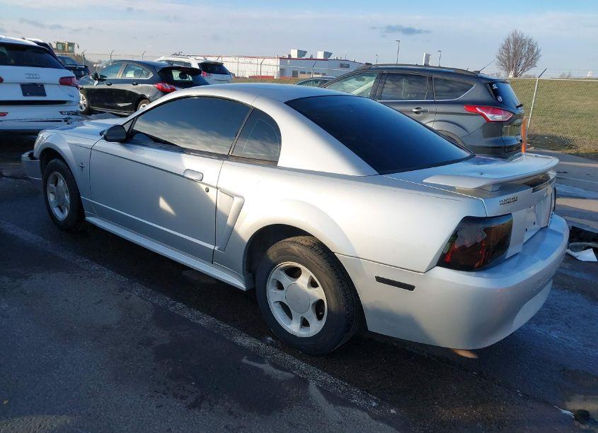 Photo 3 of 2001 Ford Mustang (VIN 1FAFP404X1F140500)