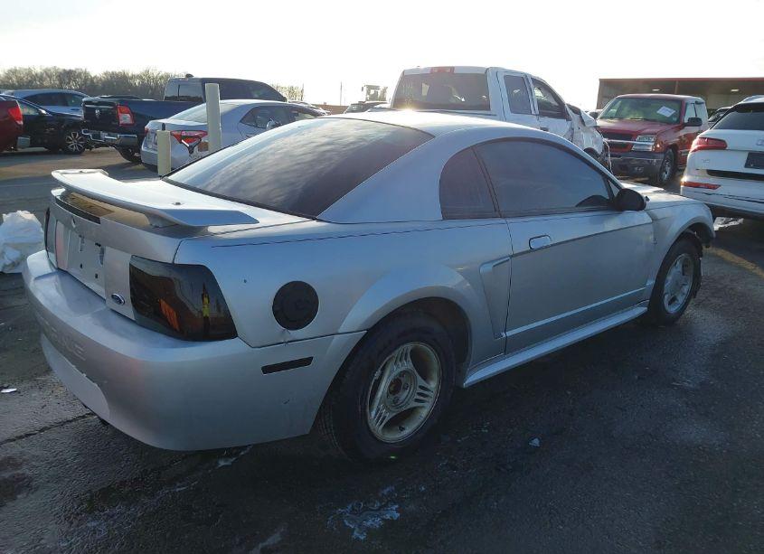 Photo 4 of 2001 Ford Mustang (VIN 1FAFP404X1F140500)