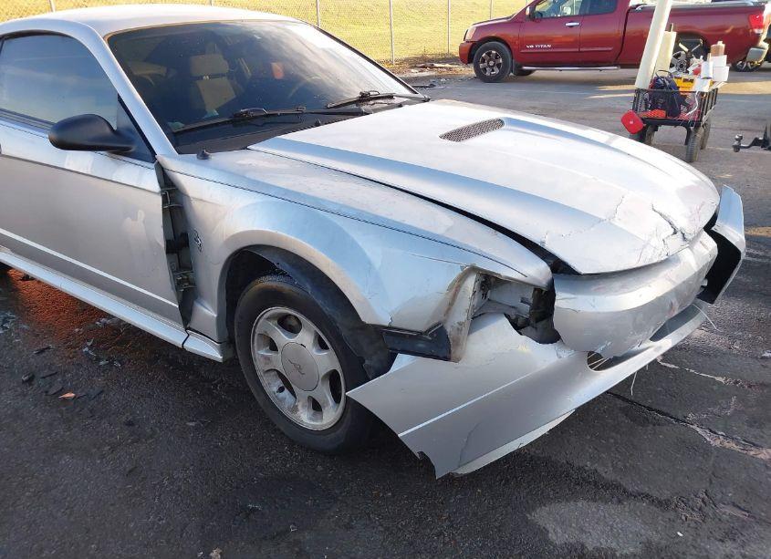 Photo 6 of 2001 Ford Mustang (VIN 1FAFP404X1F140500)