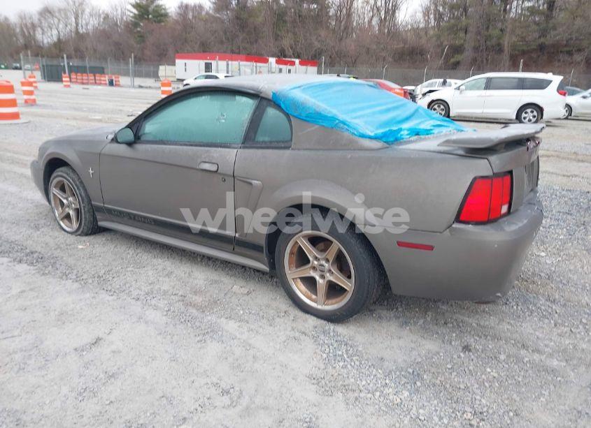Photo 3 of 2002 Ford Mustang (VIN 1FAFP404X2F212068)