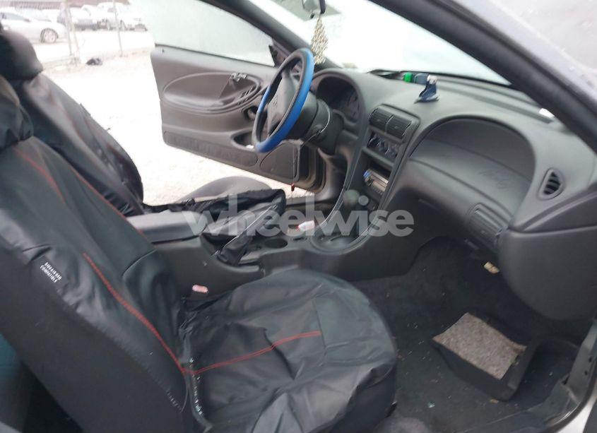 Photo 5 of 2002 Ford Mustang (VIN 1FAFP404X2F212068)