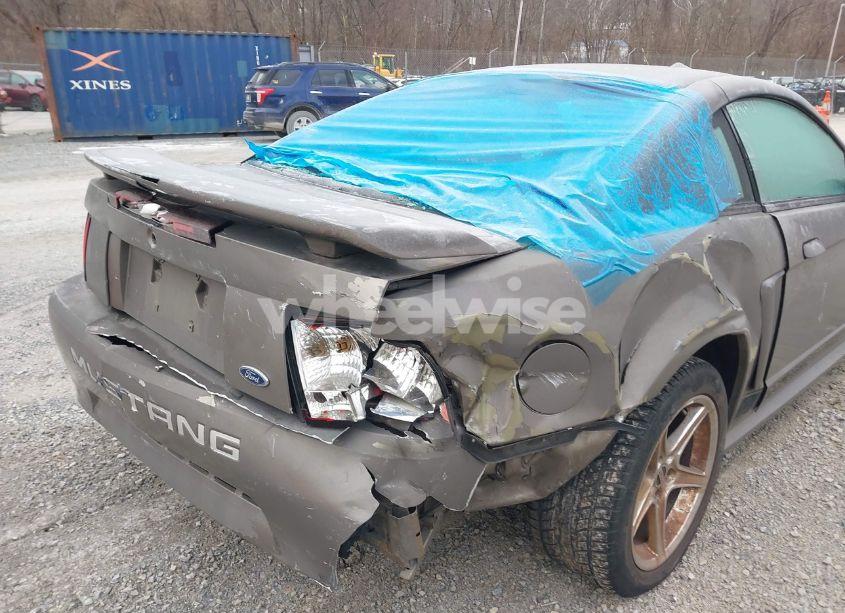 Photo 6 of 2002 Ford Mustang (VIN 1FAFP404X2F212068)