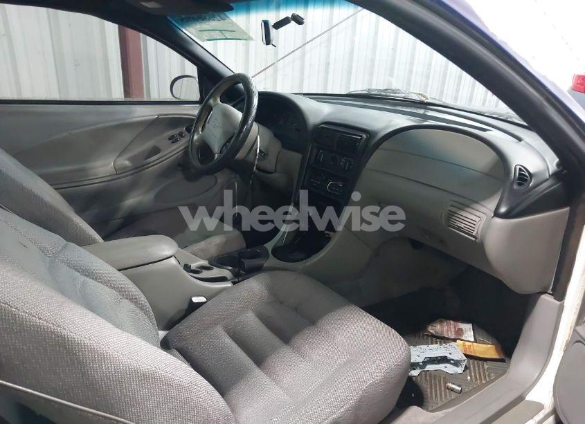Photo 5 of 1998 Ford Mustang (VIN 1FAFP404XWF175772)