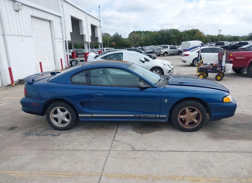 Photo 13 of 1998 Ford Mustang (VIN 1FAFP404XWF213047)