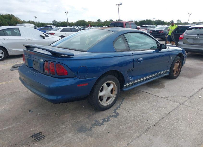 Photo 4 of 1998 Ford Mustang (VIN 1FAFP404XWF213047)