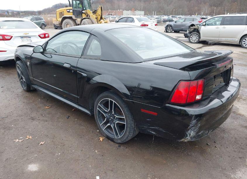 Photo 3 of 1999 Ford Mustang (VIN 1FAFP404XXF154115)