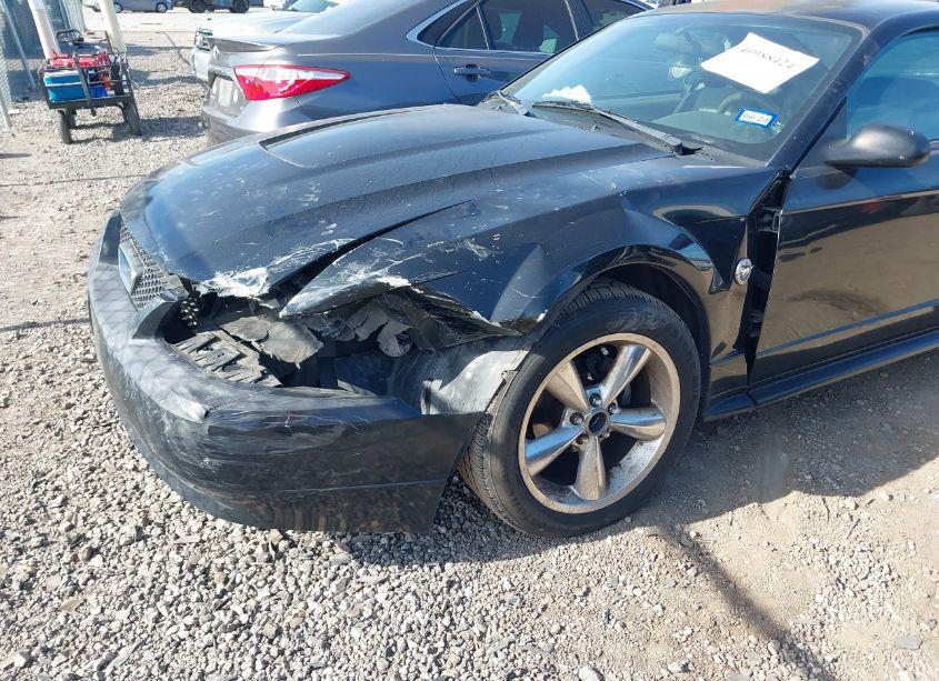 Photo 6 of 2004 Ford Mustang (VIN 1FAFP40614F161094)