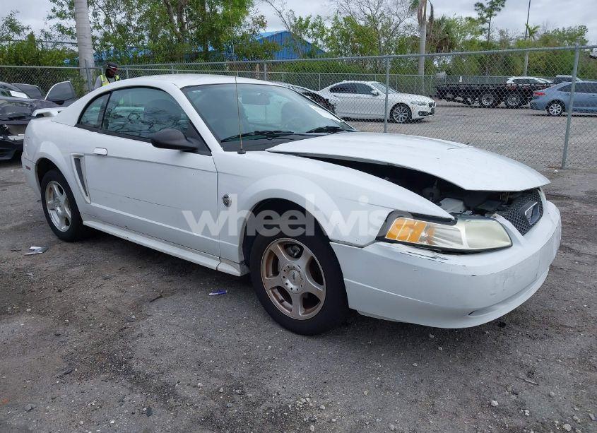 2004 Ford Mustang (VIN 1FAFP40624F135586) main photo