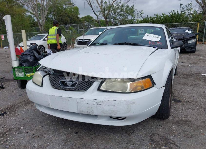 Photo 12 of 2004 Ford Mustang (VIN 1FAFP40624F135586)