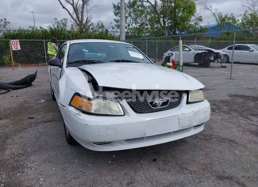 Photo 6 of 2004 Ford Mustang (VIN 1FAFP40624F135586)
