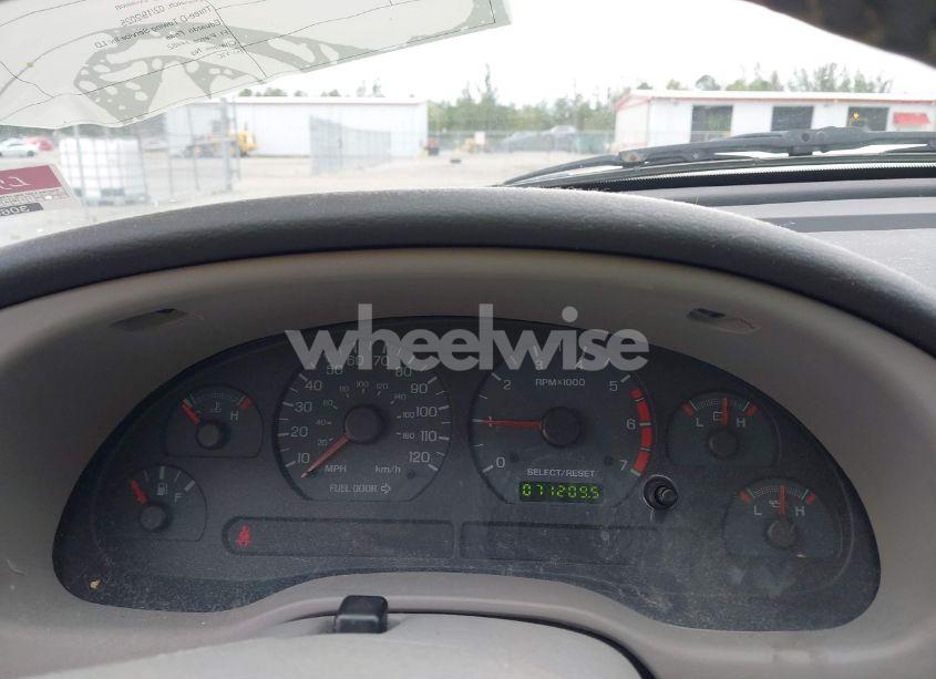 Photo 7 of 2004 Ford Mustang (VIN 1FAFP40624F135586)