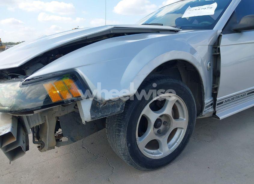 Photo 19 of 2004 Ford Mustang (VIN 1FAFP40684F174831)