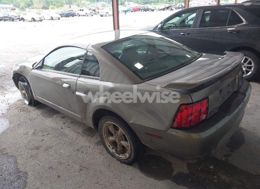 Photo 3 of 2001 Ford Mustang GT (VIN 1FAFP42X31F235570)