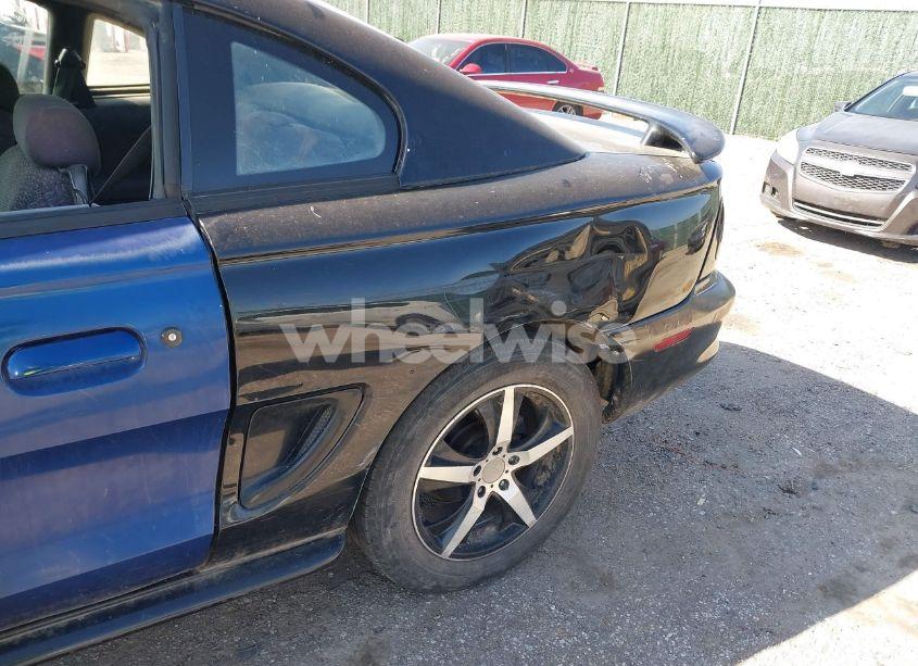 Photo 13 of 1998 Ford Mustang GT (VIN 1FAFP42X9WF216674)