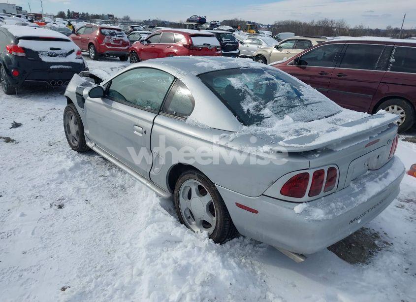 Photo 3 of 1998 Ford Mustang GT (VIN 1FAFP42XXWF182907)
