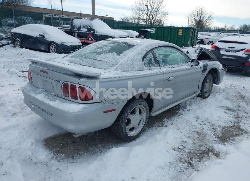 Photo 4 of 1998 Ford Mustang GT (VIN 1FAFP42XXWF182907)