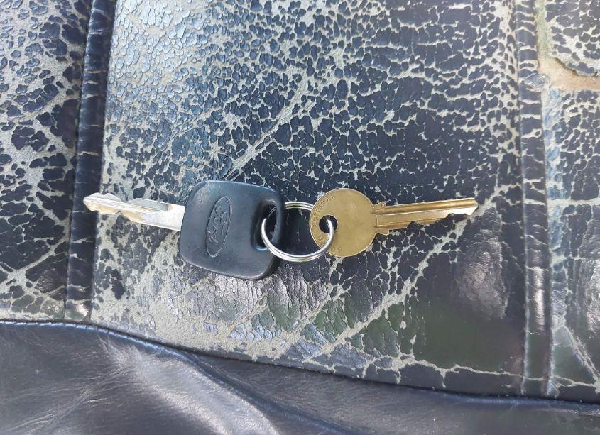 Photo 11 of 2000 Ford Mustang (VIN 1FAFP4441YF118874)