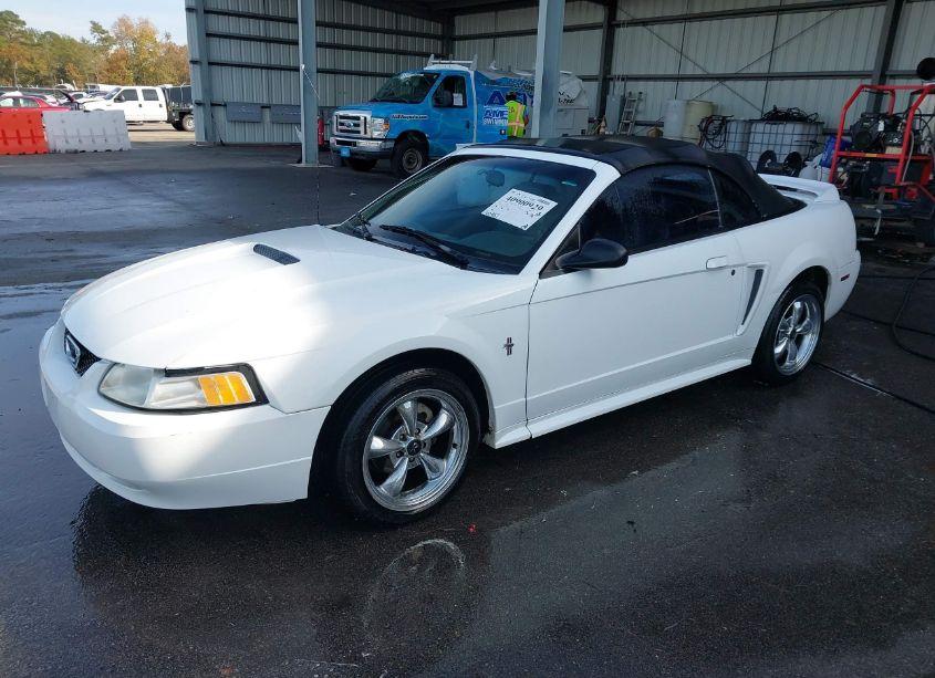 Photo 2 of 2000 Ford Mustang (VIN 1FAFP4441YF118874)