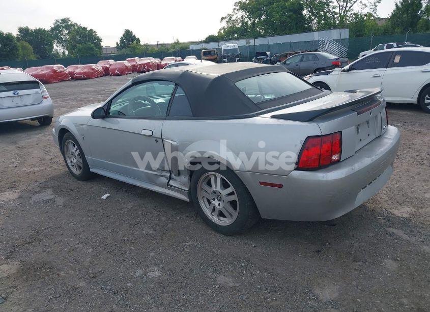 Photo 3 of 2000 Ford Mustang (VIN 1FAFP4442YF171230)