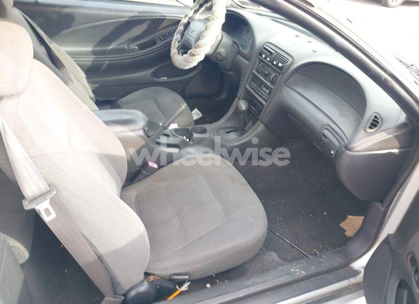 Photo 5 of 2000 Ford Mustang (VIN 1FAFP4442YF171230)