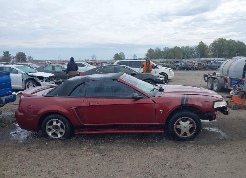 Photo 13 of 2000 Ford Mustang (VIN 1FAFP4444YF108680)