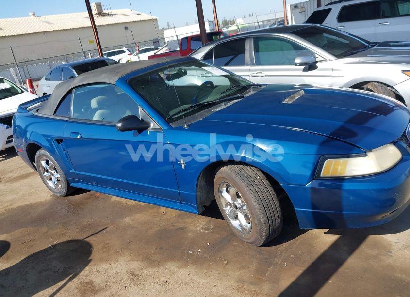 Photo 13 of 2000 Ford Mustang (VIN 1FAFP4444YF122174)
