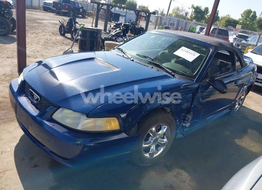 Photo 2 of 2000 Ford Mustang (VIN 1FAFP4444YF122174)