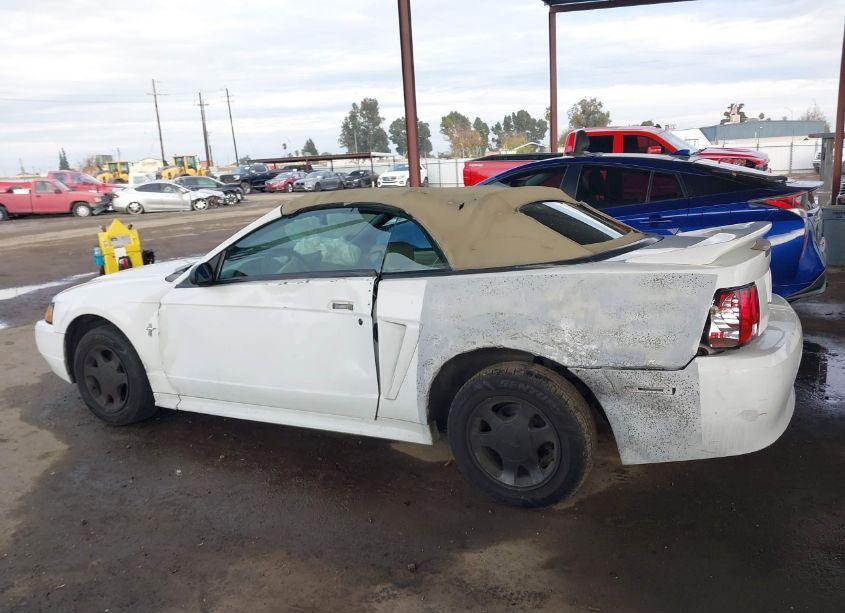 Photo 14 of 2000 Ford Mustang (VIN 1FAFP4444YF168698)