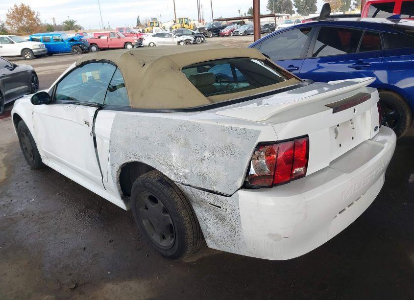 Photo 3 of 2000 Ford Mustang (VIN 1FAFP4444YF168698)